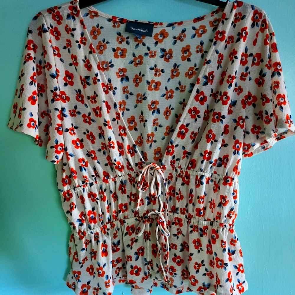 Floral Modcloth blouse tie front